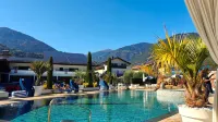 Schlosshof SÜDTIROL – Hotel & Camping Resort - Pools