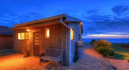 Stanley Hotel & Apartments