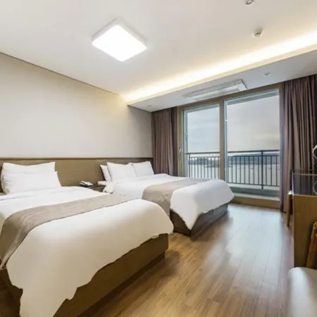 Noble Hotel