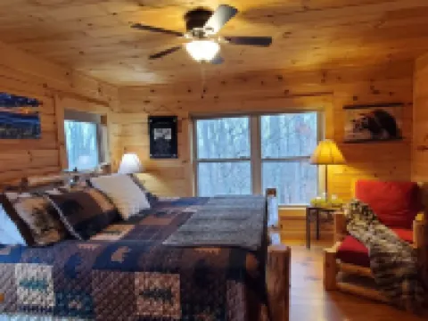 Private Cabin, Mountain View, Fireplace, Jetted Tub, Game Room, EV Charger โรงแรมในMcDowell County
