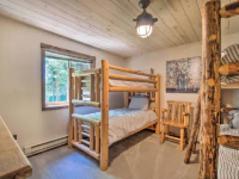 Beautiful McCall Cabin Perfect for Families! Hotels in McCall