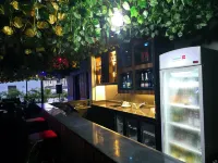 IVOTEL LUXURY HOTEL - 2-Star