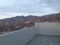 Hostal kuntur Cusco - con vistas a la montaña