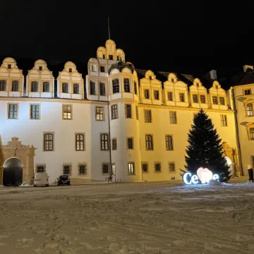 EXCLUSIVE APARTMENT CENTER NOW