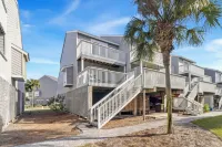 CapeSanBlas Bright, End Unit •Short Walk to Neighborhood Private Beach •2 Pools