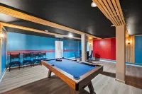 Top-Notch Columbus Retreat with on Demand Driver فنادق في 