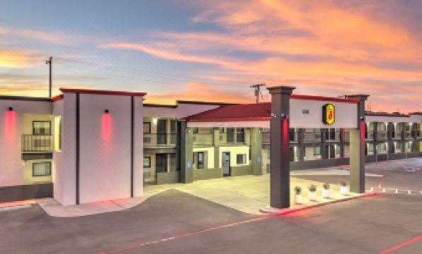 Super 8 by Wyndham Lubbock Airport