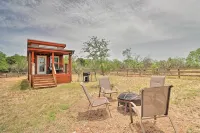 Modern Sunset Cabin w/ Wood Fire Pit! - Parkplatz