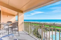 Oceanfront Condo with Balcony, AC, Views & Outdoor Pool - Dog-Friendly
