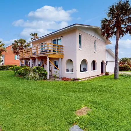 Spacious Seaside Cottage w/ Sunroom – 1-Minute Walk to Vilano Beach