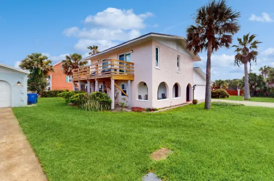 Spacious Seaside Cottage w/ Sunroom – 1-Minute Walk to Vilano Beach