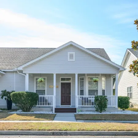 Lowcountry Coffee Cottage in Bluffton  10 Min to Hilton Head Family and Friendly