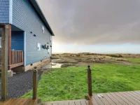 Sanderling Sea Cottages, Unit 3 w/ Private Balcony Hotels in Waldport