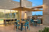 Home2 Suites by Hilton Denton - petit déjeuner
