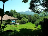 Villa Ongizatea au calme avec piscine et vue montagne