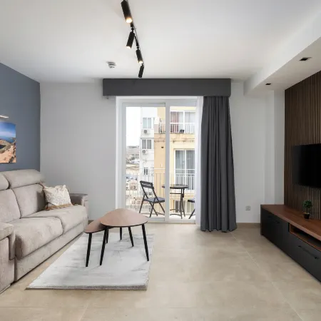Big 2BD Duplex Penthouse & Large Terrace