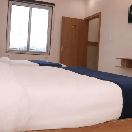 Hotel Lakhdatar Отели рядом с достопримечательностью «Железнодорожный вокзал Кота»