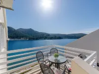 Apartments Dijana Hotels in Slano