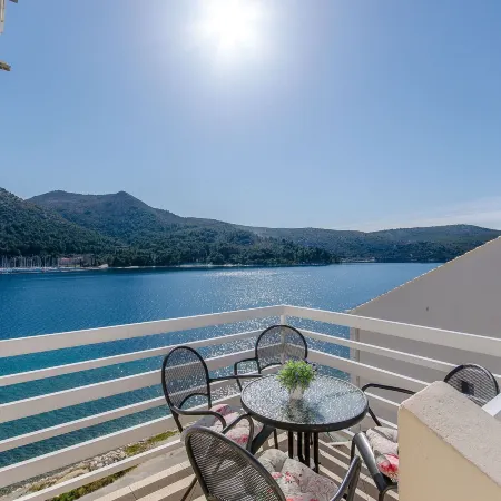 Apartments Dijana Отели в г. Слано