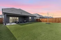 4Bed Luxury Getaway with Pool Table Lake