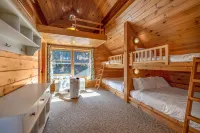 Straight from the Heart 3 Bedroom Cabin by RedAwning