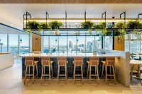 Hilton Garden Inn Yokohama Minatomirai - Baarit