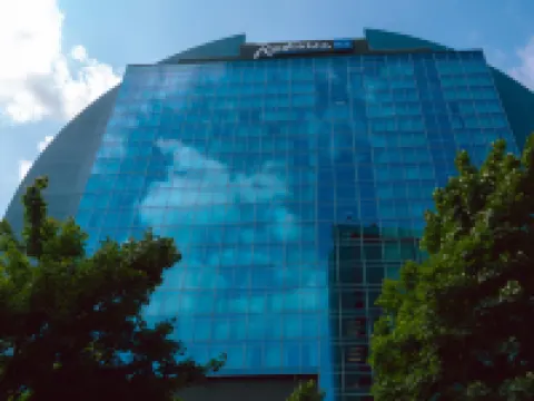 راديسون بلو هوتل ، فرانكفورت Hotels near ريبشتوكباد