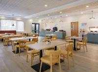 Garner Hotel Lincoln By IHG - Завтрак