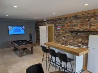 Lakefront ~ Boat ~ Kayaks ~ Fire Pit ~ Private Dock ~ Bar ~ Pool Table Hotels in Gumlog