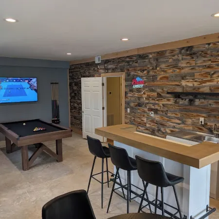 Lakefront ~ Boat ~ Kayaks ~ Fire Pit ~ Private Dock ~ Bar ~ Pool Table