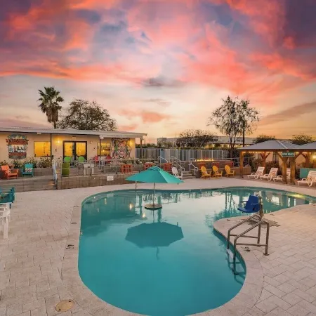 Hotel McCoy - Art, Coffee, Beer, Wine