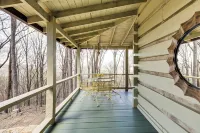 Deck, Sauna & Mtn View! Fort Payne Cabin