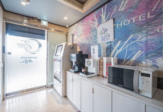 엘레강스모텔 외관