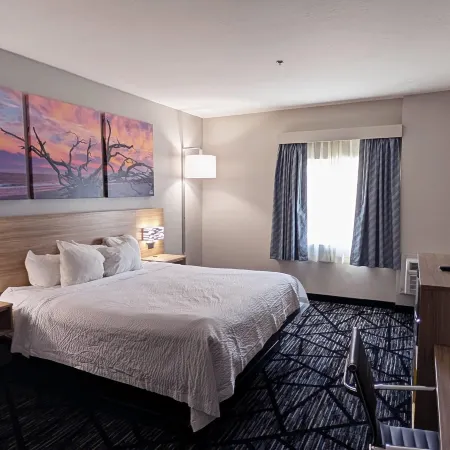 Days Inn & Suites by Wyndham Augusta Near Fort Eisenhower