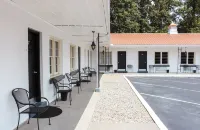 7 Gables Motel