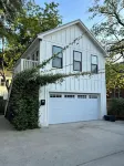 Pet-Friendly 1Br/1BA Historic District Carriage House 4 Blocks to Riverwalk