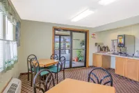 Travelodge by Wyndham Lamoni - Cho phép mang theo thú cưng