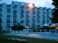 Novotel Massy Palaiseau - Pools
