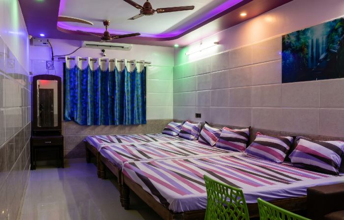 Sri Priya Lodge