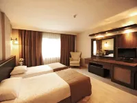Üstün Hotel Alsancak Hotels near Izmir International Fair