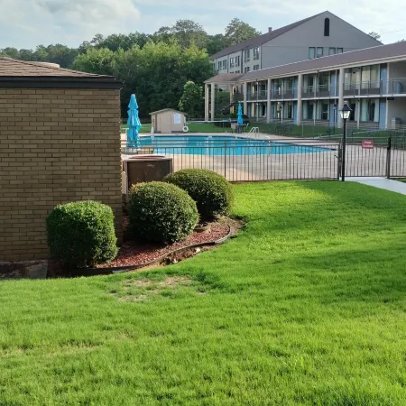 Days Inn & Conf Center by Wyndham Southern Pines Pinehurst