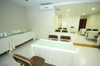 Novotel de Poza Rica - parkir