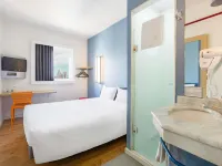 ibis budget Curitiba Centro - بار