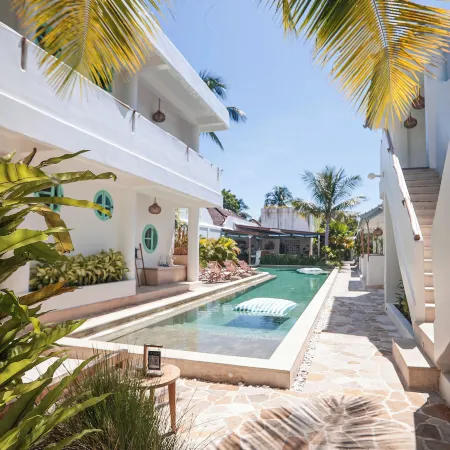 Quma Hotel