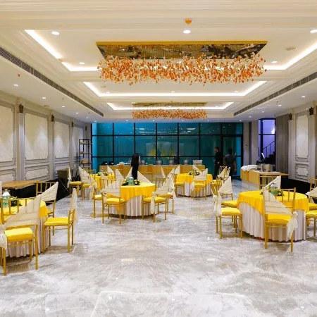 Akhyana Hotel Near Unitech Cyber Park