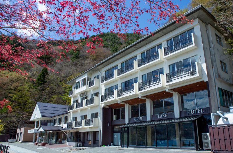 Shoji Lake Hotel
