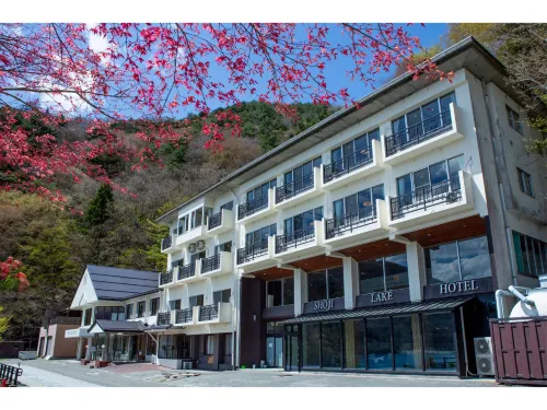 Shoji Lake Hotel - Pet friendly