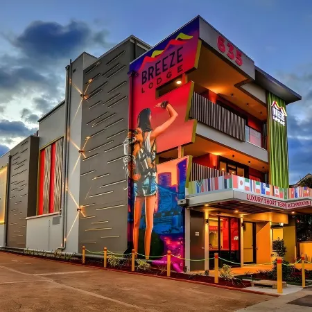Breeze Lodge