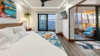 Sea La Vie Secluded Oceanfront condo, Magical Sunrise romantic honeymoon Getaway