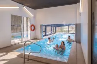 Holiday Inn BORDEAUX-MERIGNAC by IHG - Pools